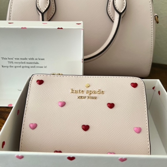 SET🩷 Kate Spade Madison Duffle Crossbody Bag & Wallet Heart Studs Powdered Sugar - Picture 2 of 16